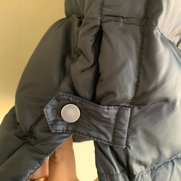 J.Jill Down Puffer Vest Sz.S Zippered pockets Black Sm. Flaw - Picture 4 of 9
